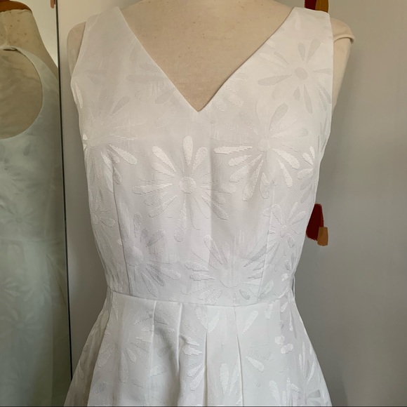 White Tahari Floral Party/Bridal Dress - Picture 2 of 5